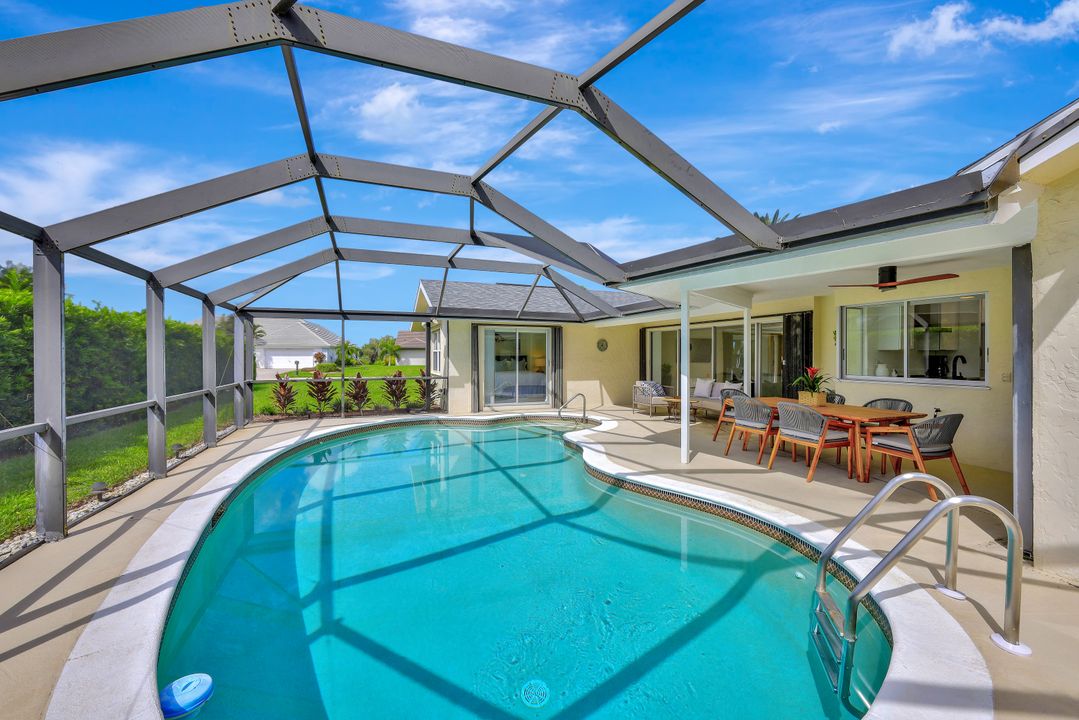 28448 Las Palmas Cir, Bonita Springs, FL 34135