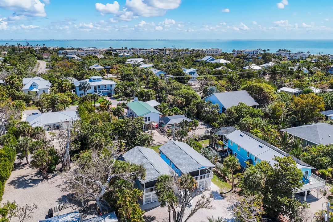 746 Cardium St, Sanibel, FL 33957