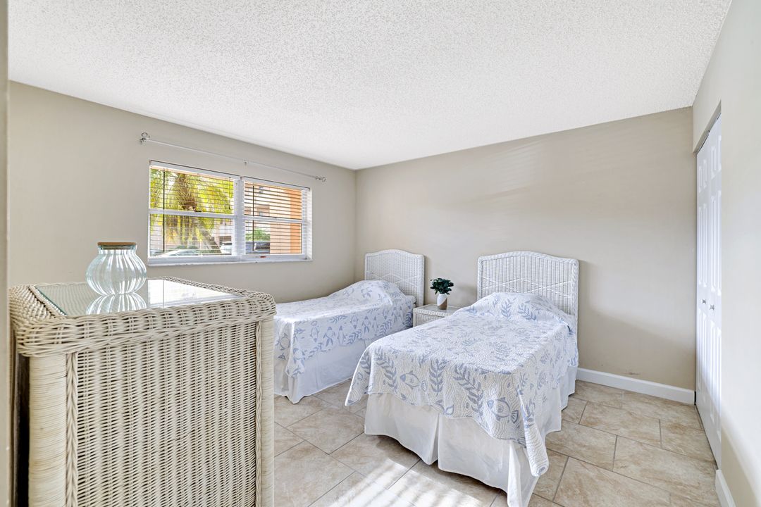 170 Turtle Lake Ct  #109, Naples, FL 34105