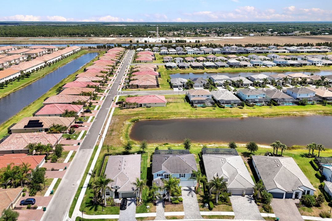 2369 Tangerine Ln, Naples, FL 34120