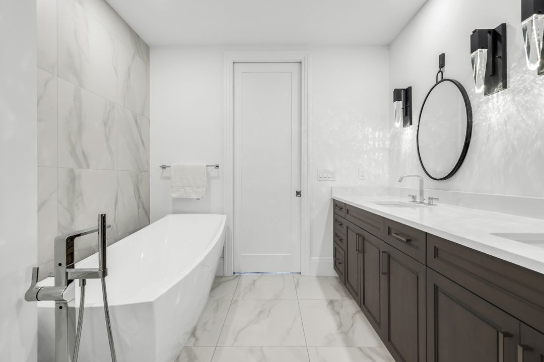 1130 3rd Ave S, Naples, FL 34102