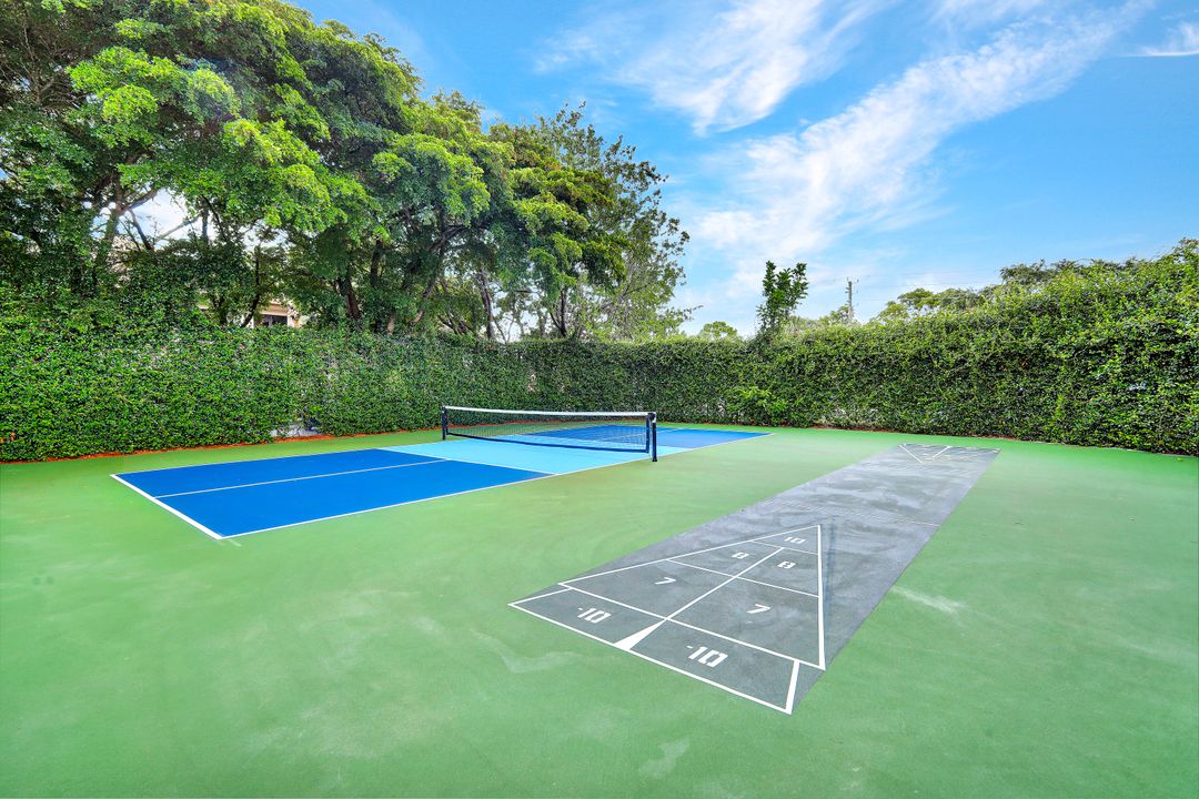8880 Colonnades Ct W #427, Bonita Springs, FL 34135
