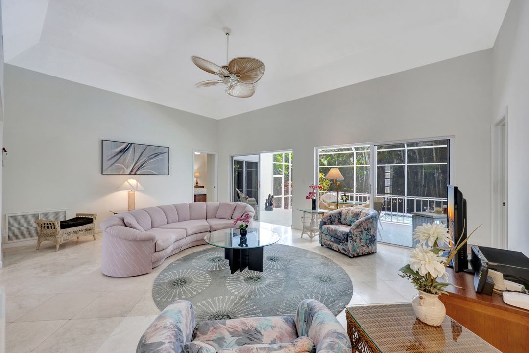 5929 Chanteclair Dr #8, Naples, FL 34108
