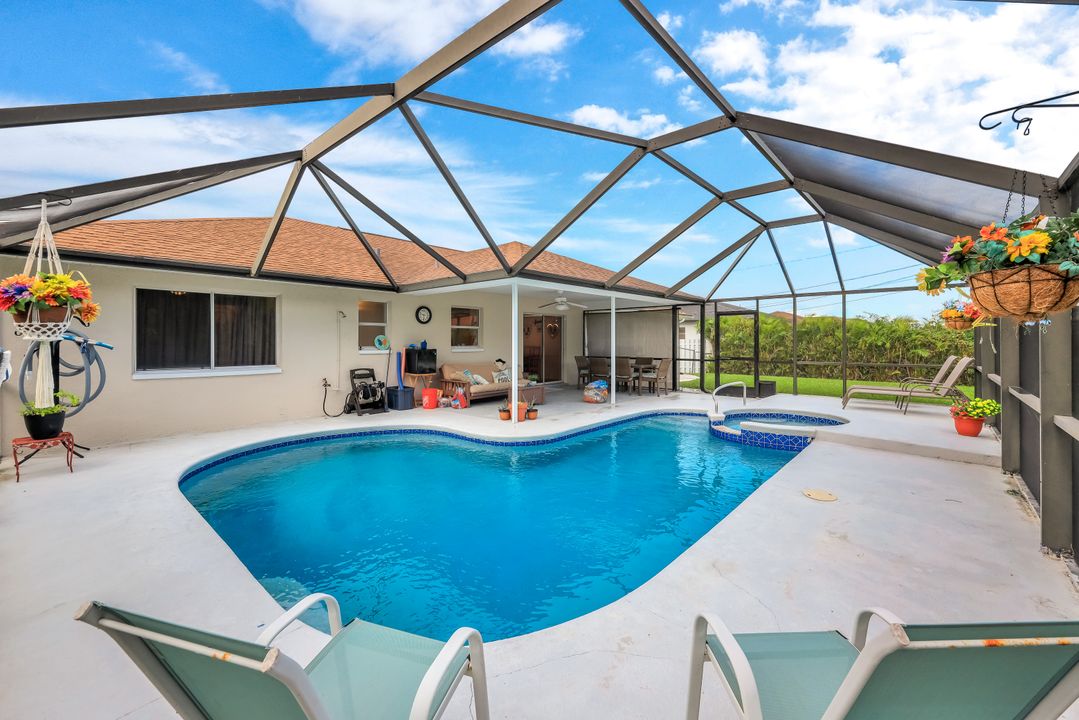 231 Trafalgar Pkwy, Cape Coral, FL 33991