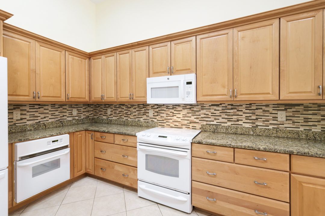 12910 Silverthorn Ct, Bonita Springs, FL 34135