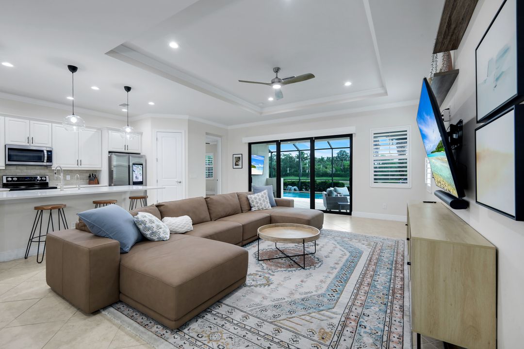 4118 Raffia Dr, Naples, FL 34119