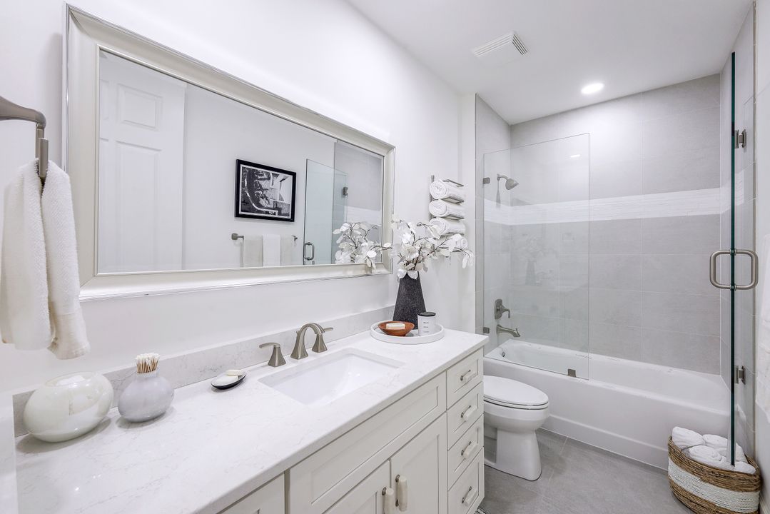 8637 Champions Point #901, Naples, FL 34113