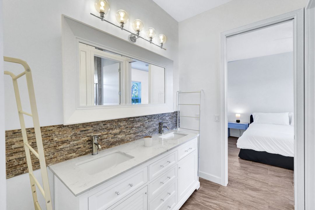 874 Wyndemere Way, Naples, FL 34105