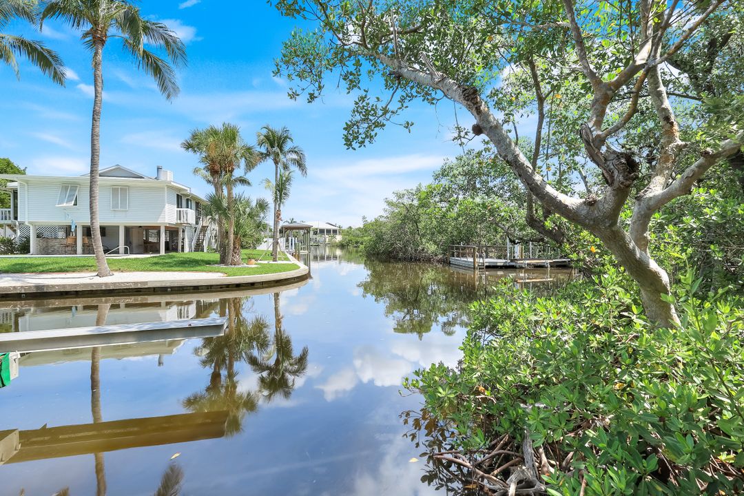 21580 Indian Bayou Dr, Fort Myers Beach, FL 33931