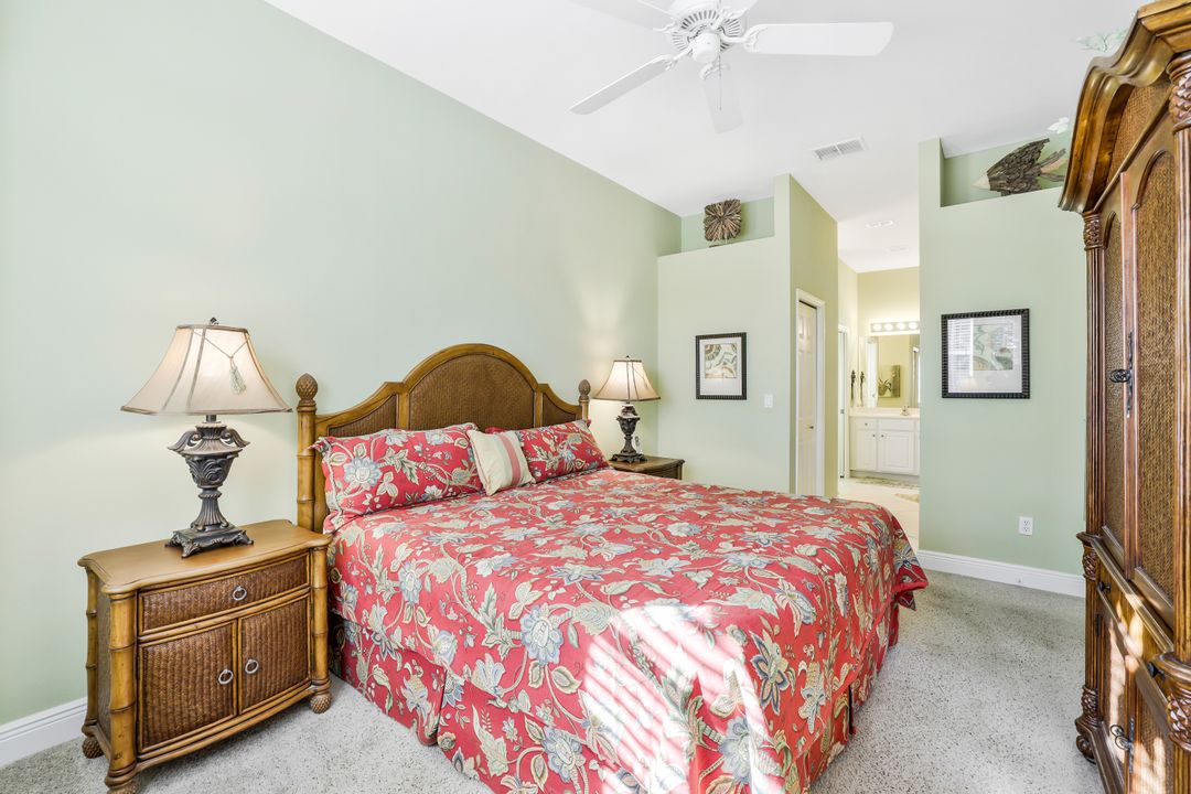 6679 Castlelawn Pl, Naples, FL 34113