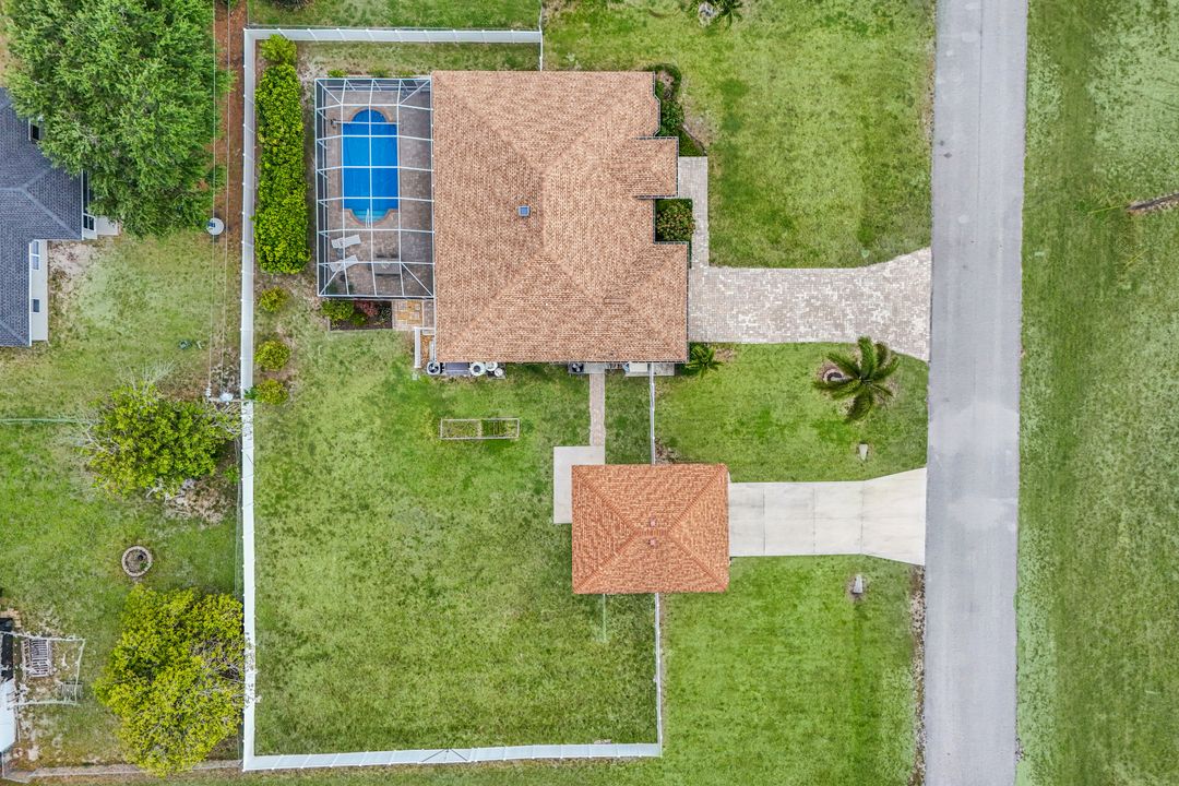 2217 NE 1st Pl, Cape Coral, FL 33909
