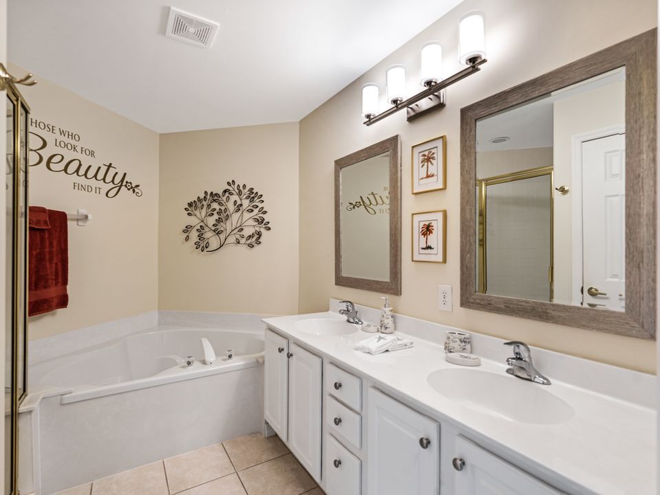 2120 Arielle Dr #202, Naples, FL 34109