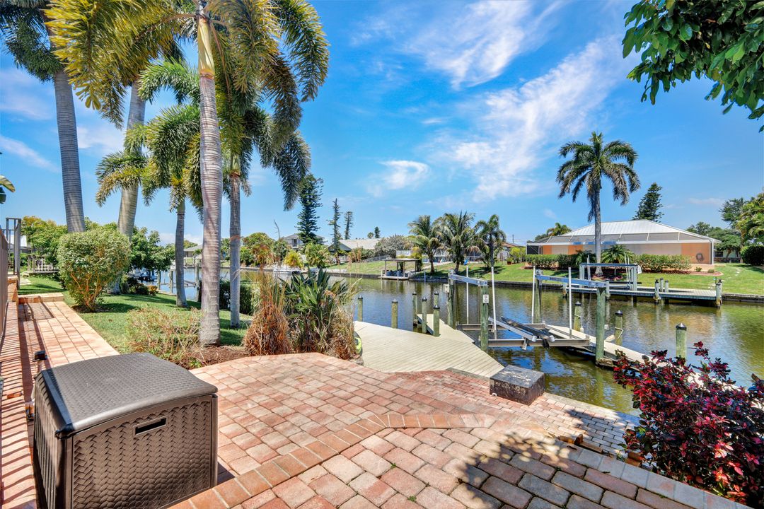 703 SE 33rd Terrace, Cape Coral, FL 33904