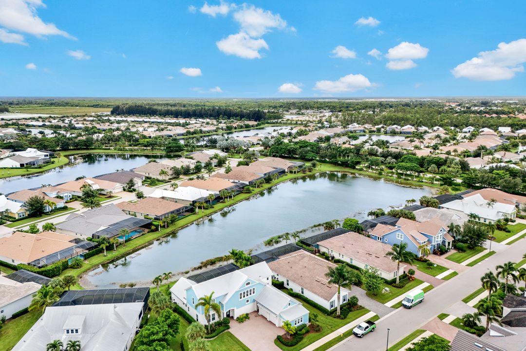 14832 Dockside Ln, Naples, FL 34114