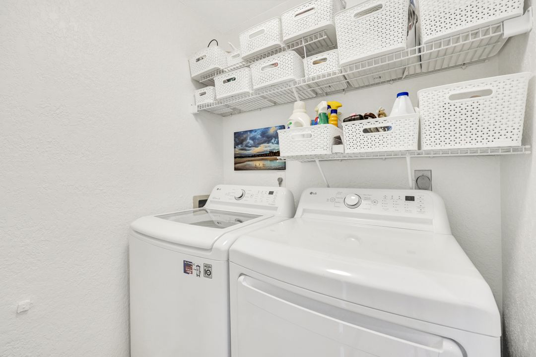 314 Emerald Bay Cir #I-5, Naples, FL 34110