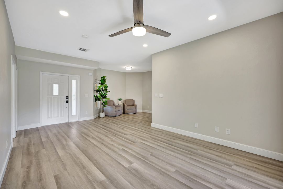 5138 Kristin Ct, Naples, FL 34105