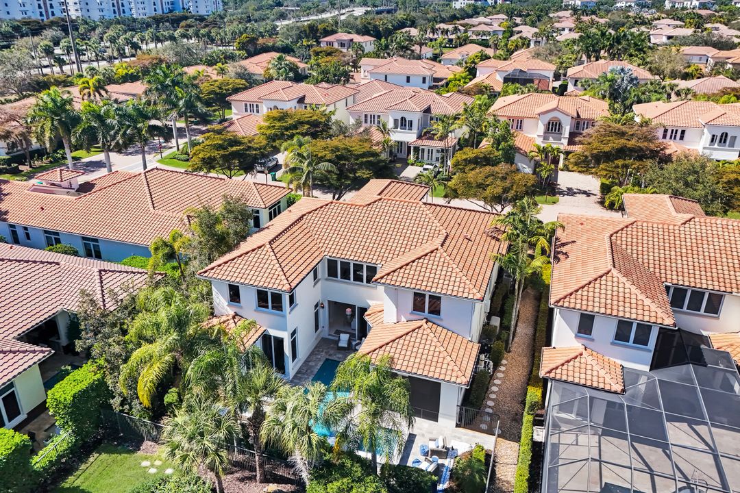 2106 Modena Ct, Naples, FL 34105