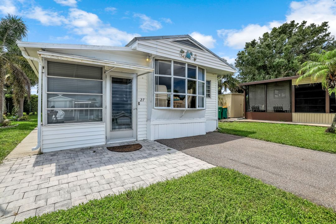 27 Jasper Dr, Naples, FL 34114