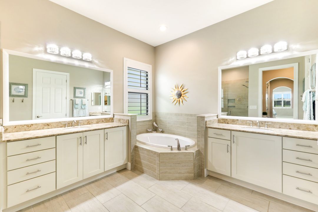 10437 Solaro St, Fort Myers, FL 33913