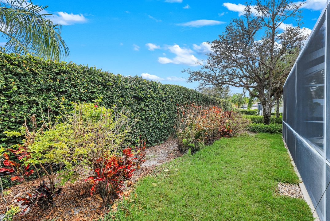 4272 Redonda Ln, Naples, FL 34119