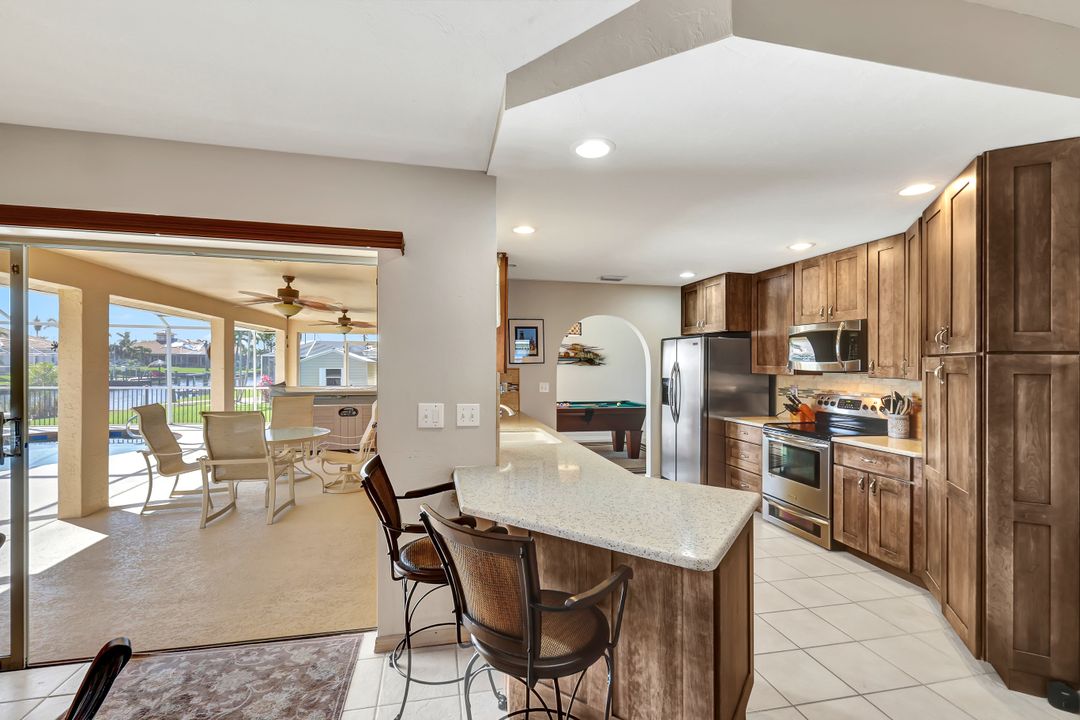 3749 SW 2nd Ave, Cape Coral, FL 33914