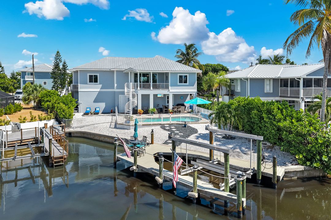 117 Sand Dollar Dr, Fort Myers Beach, FL 33931