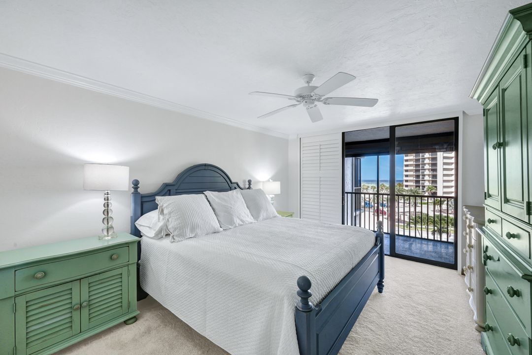 11030 Gulf Shore Dr #302, Naples, FL 34108