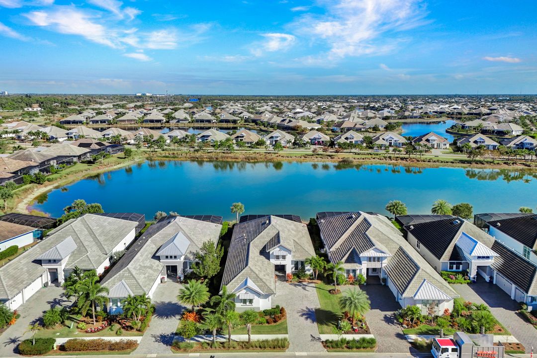 6161 Megans Bay Dr, Naples, FL 34112