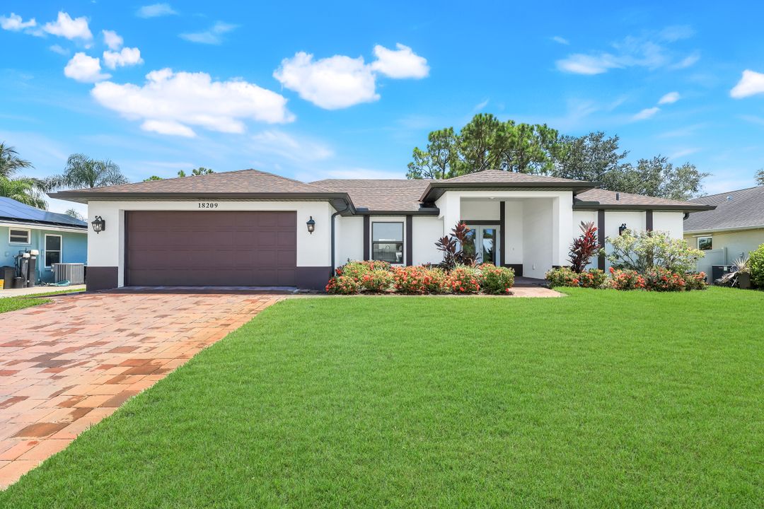 18209 Hawthorne Rd, Fort Myers, FL 33967