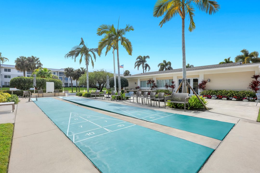 668 Broad Ave S, Naples, FL 34102