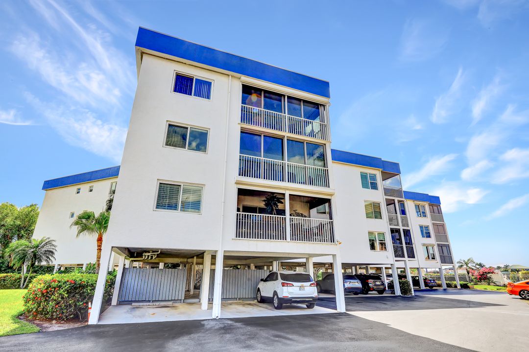 711 W Elkcam Cir #307, Marco Island, FL 34145