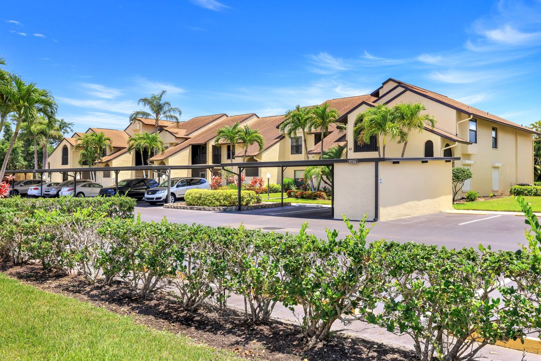 8336 Charter Club Cir #10, Fort Myers, FL 33919