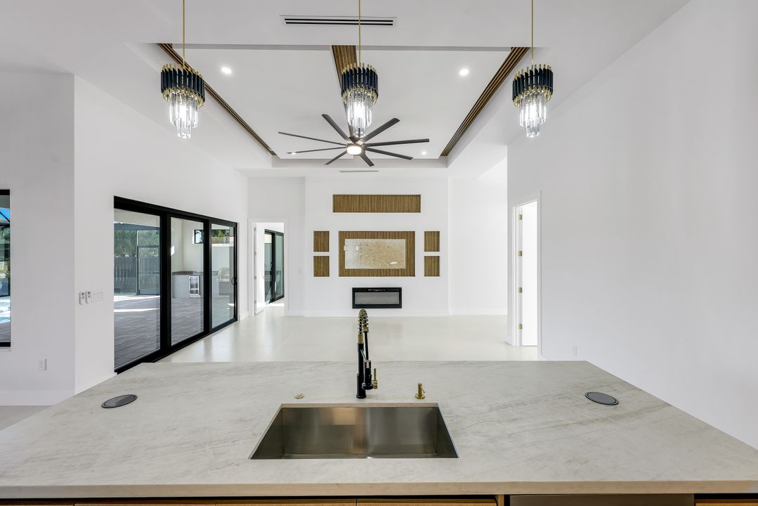 141 SE 21st St, Cape Coral, FL 33990