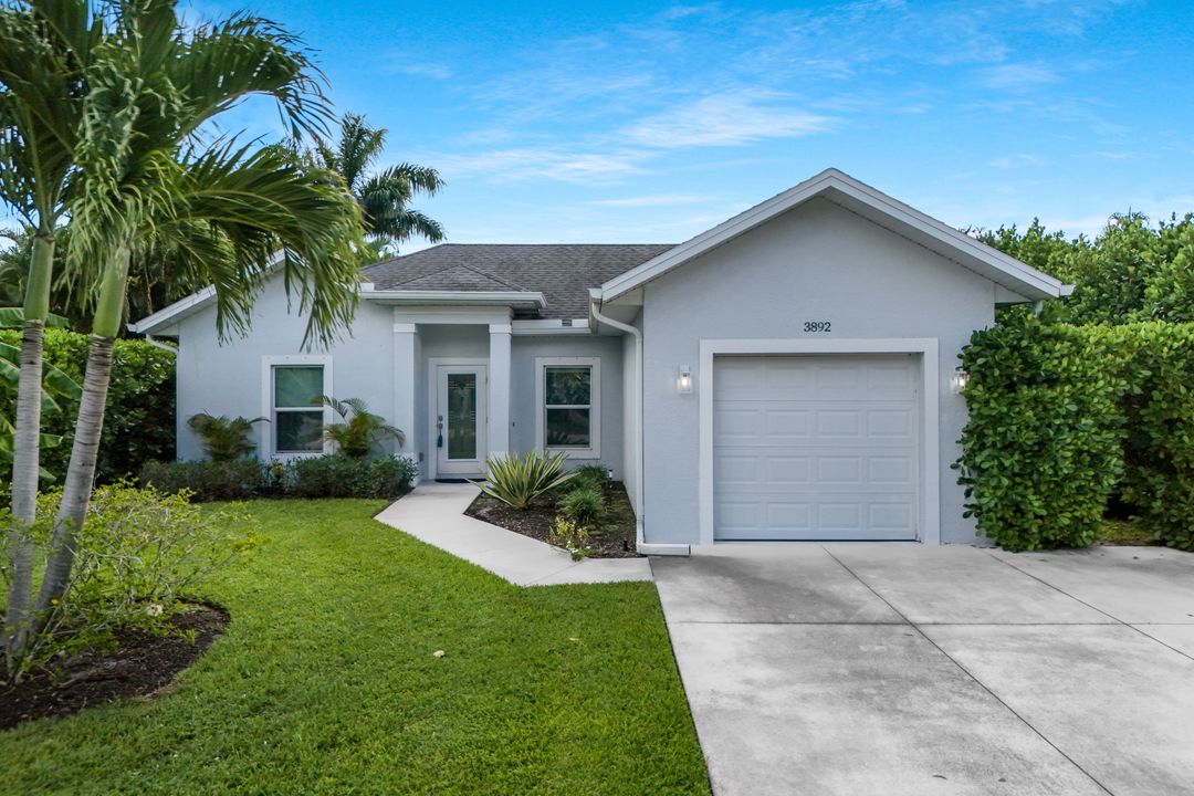 3892 14th St N, Naples, FL 34103