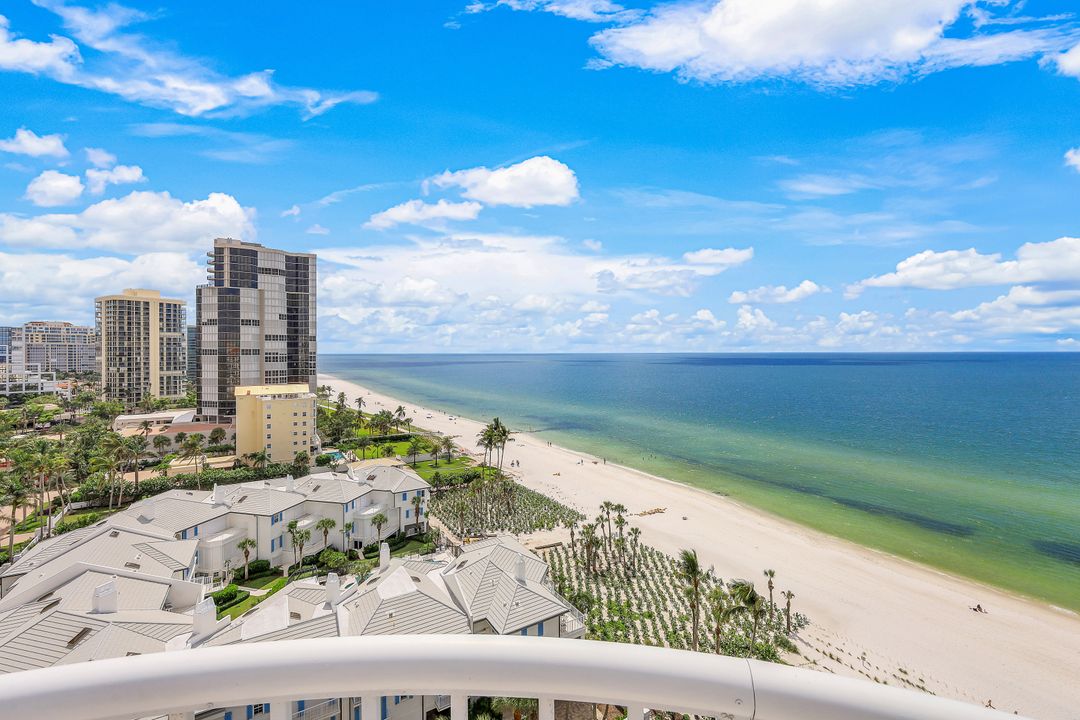 20 Seagate Dr #1102 (PH-2), Naples, FL 34103