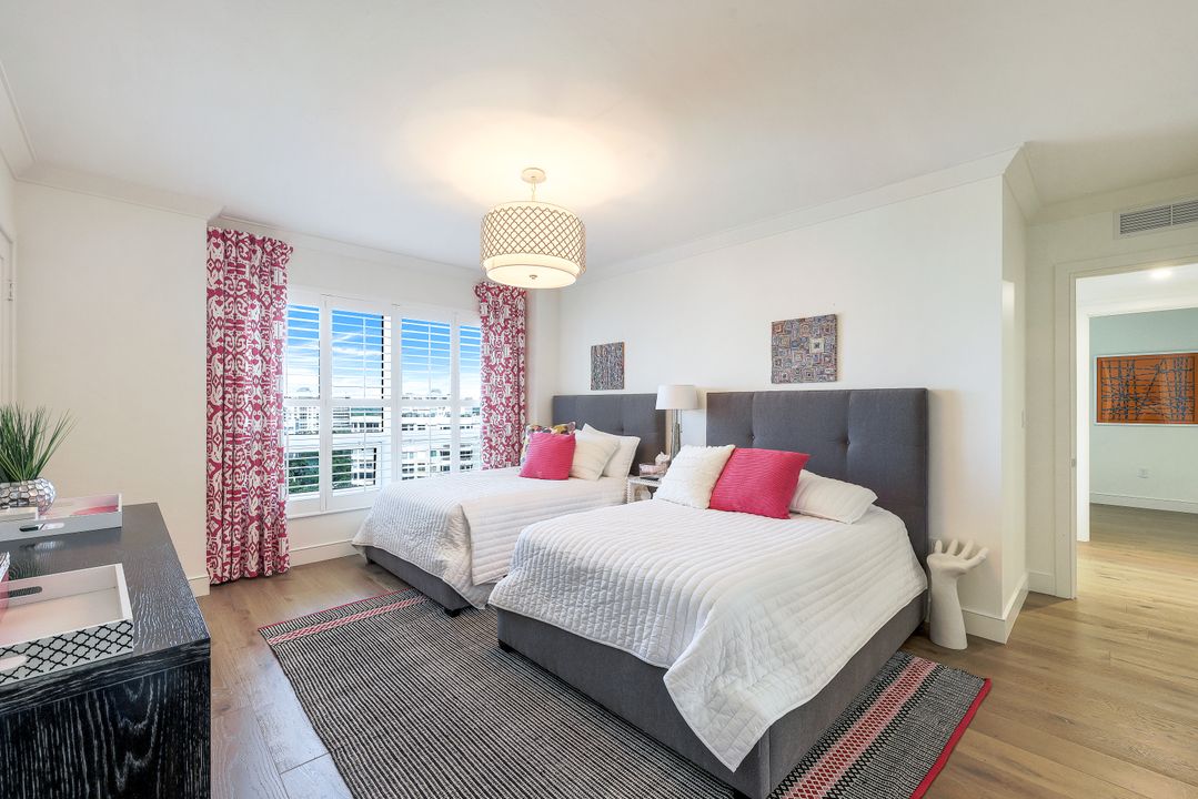 11125 Gulf Shore Dr #1001, Naples, FL 34108