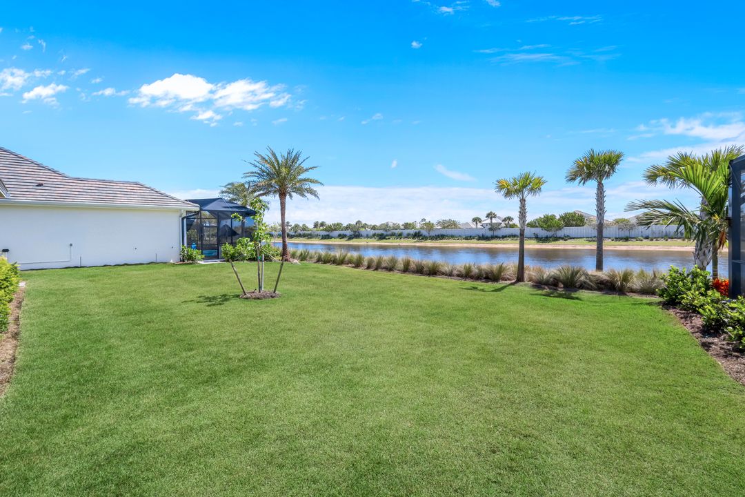 8850 Calypso Ct, Naples, FL 34112