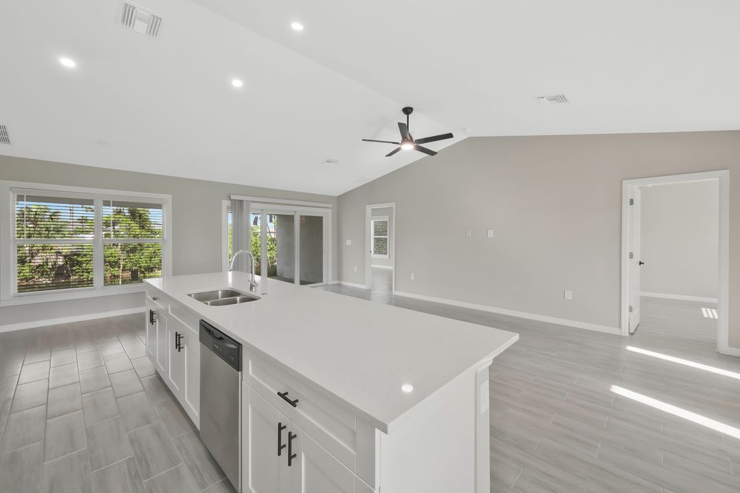 3804 NE 9th Pl, Cape Coral, FL 33909