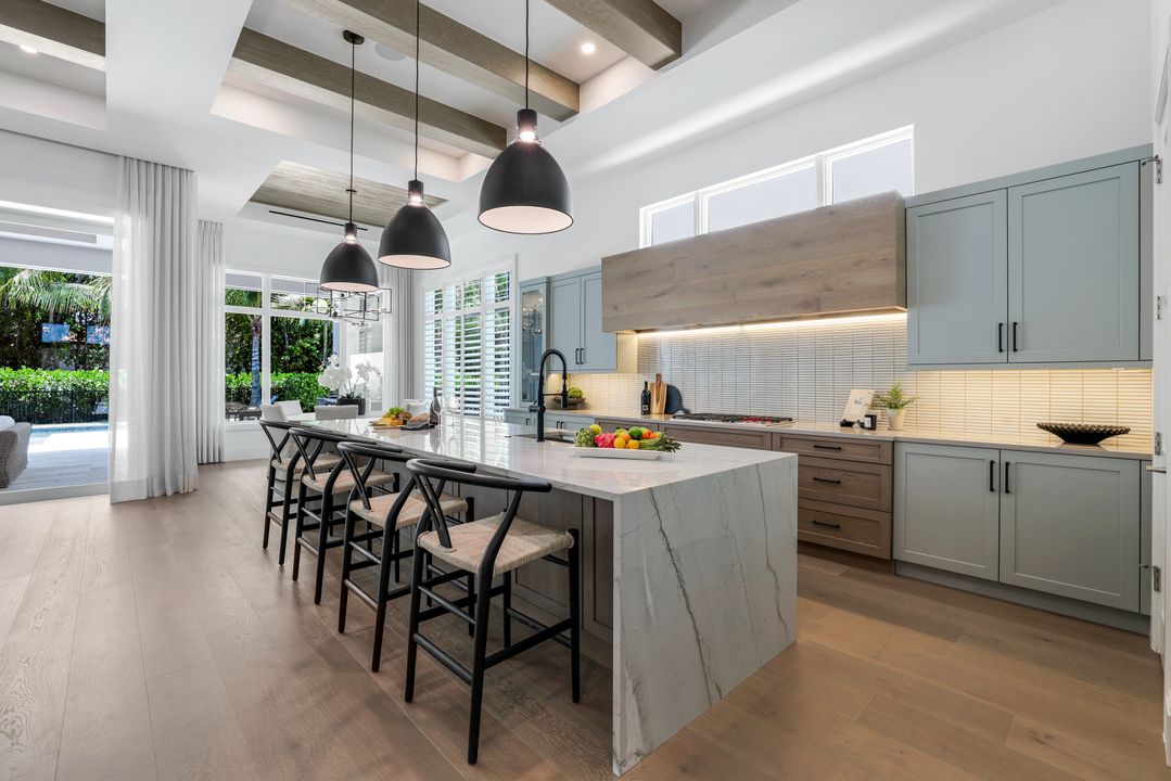 6630 Palisades Ave, Naples, FL 34109