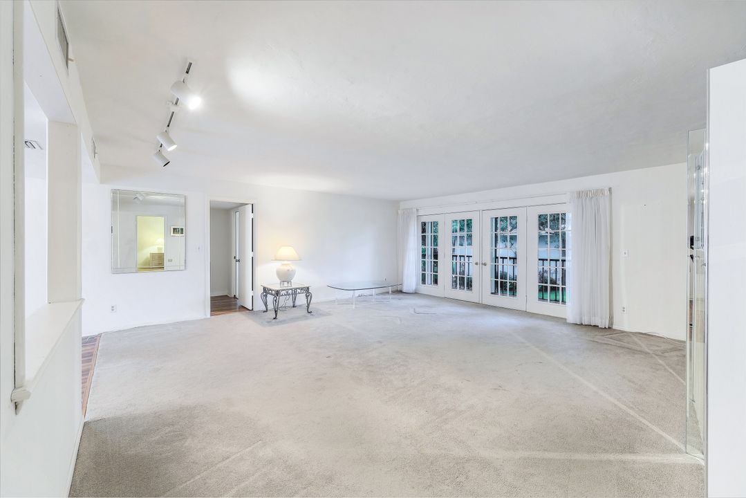 197 Albi Rd #2, Naples, FL 34112