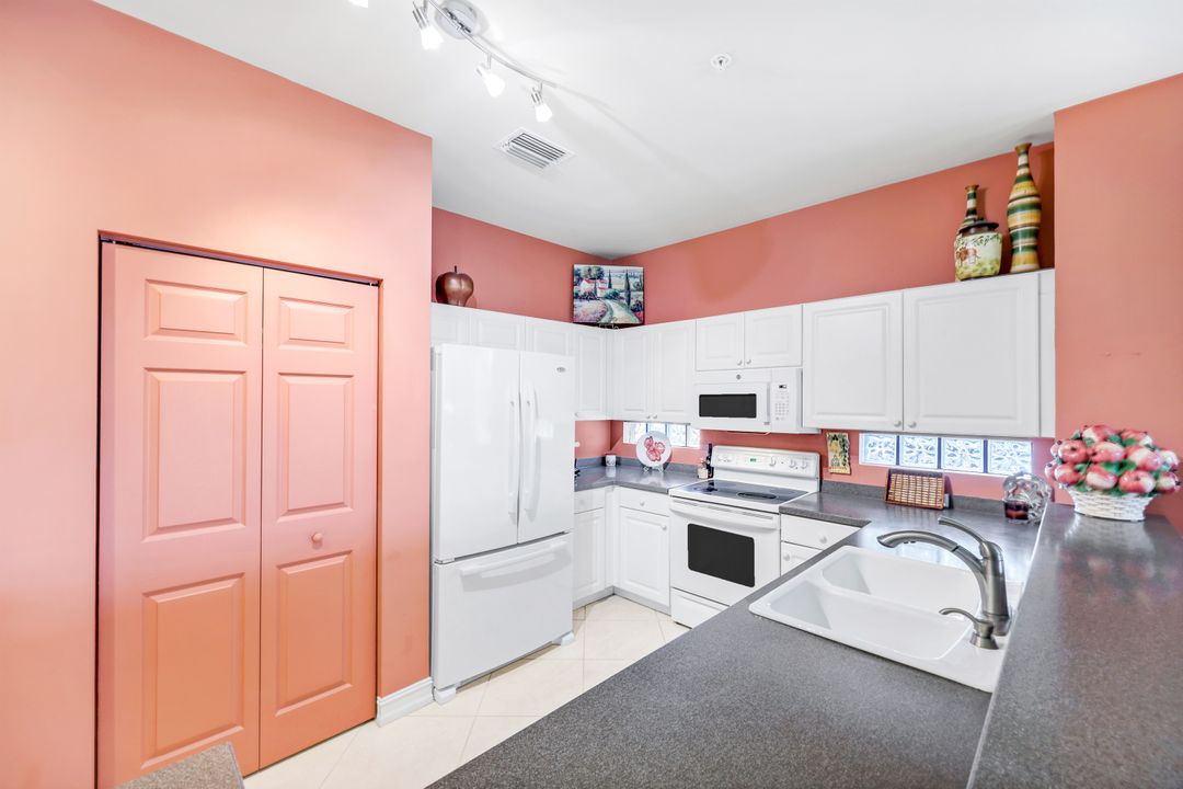 4651 Turnberry Lake Dr #201, Estero, FL 33928