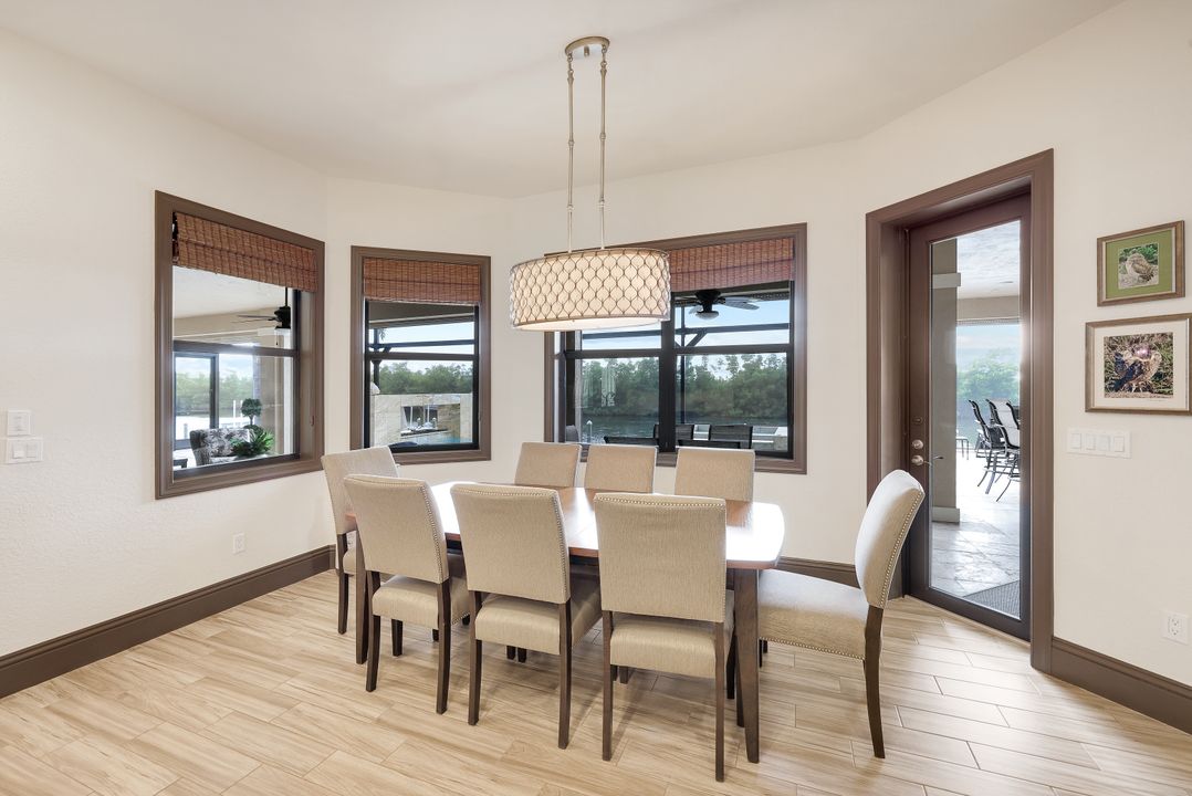 5703 Yardarm Ct, Cape Coral, FL 33914