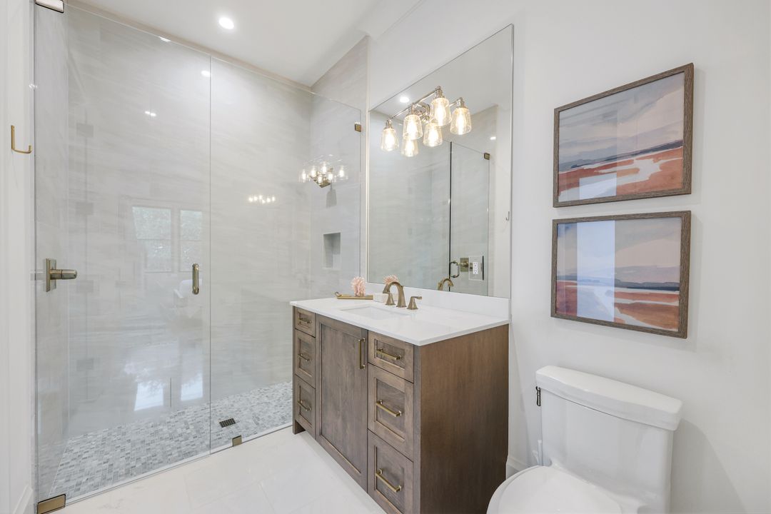 3200 Crayton Rd, Naples, FL 34103