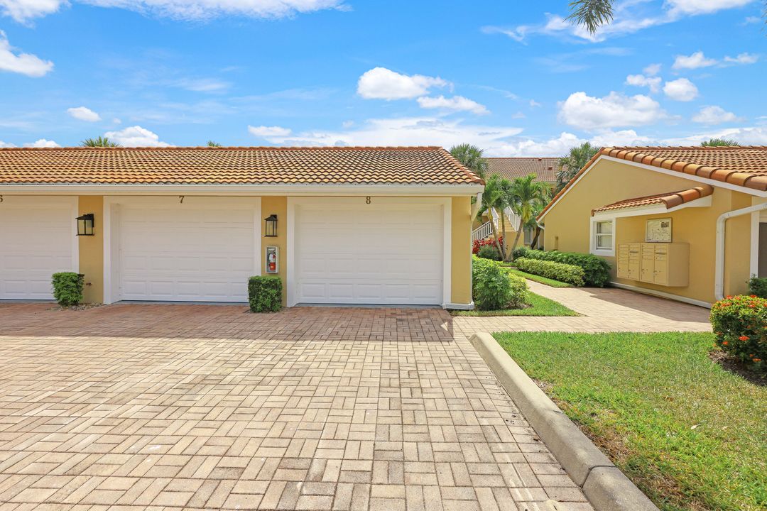 2386 Magnolia Ave #8, Naples, FL 34112