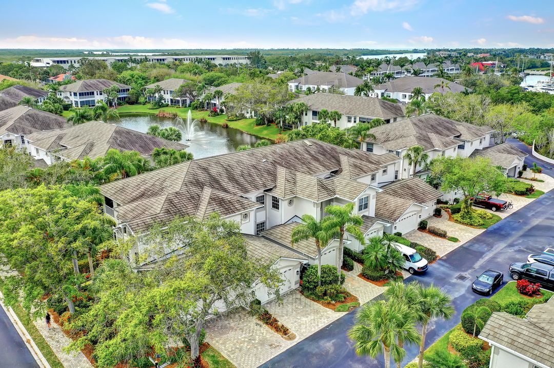 5040 Yacht Harbor Cir #6-201, Naples, FL 34112