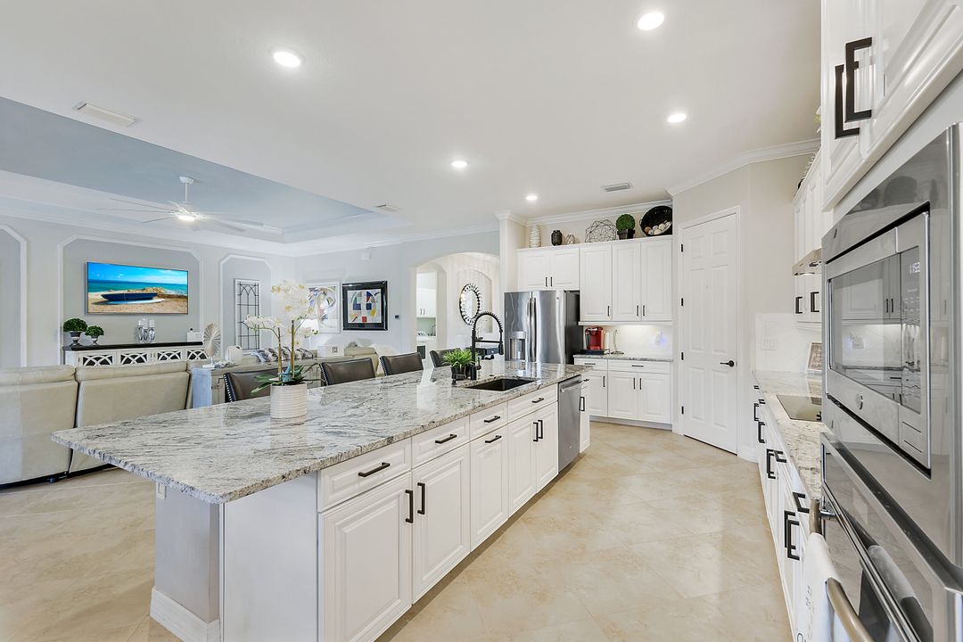 28122 Kerry Ct, Bonita Springs, FL 34135