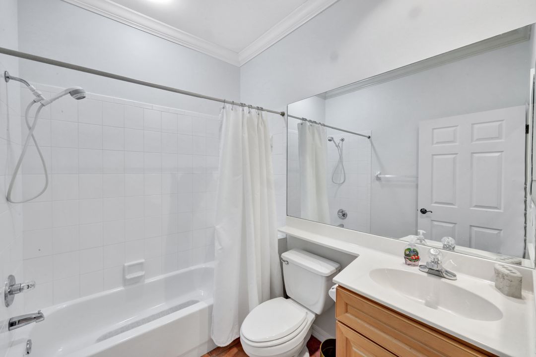 8275 Danbury Blvd #203, Naples, FL 34120