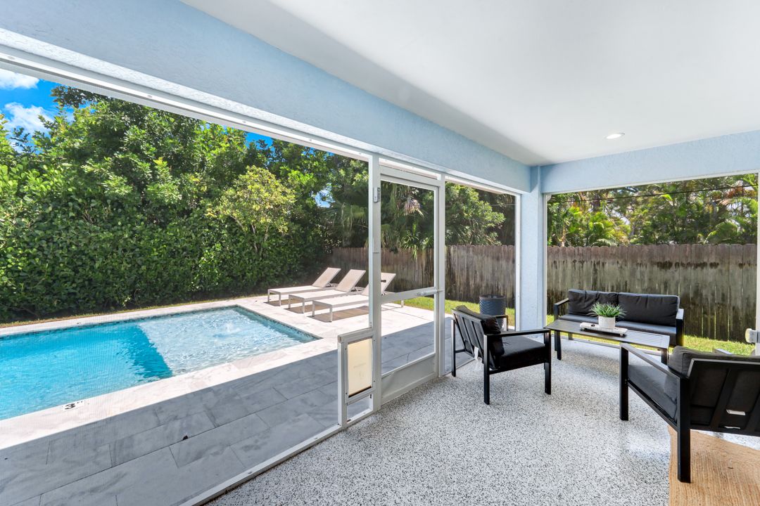 743 108th Ave N, Naples, FL 34108