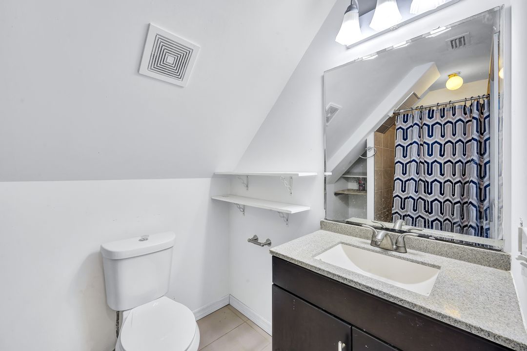 279 Leawood Cir, Naples, FL 34104