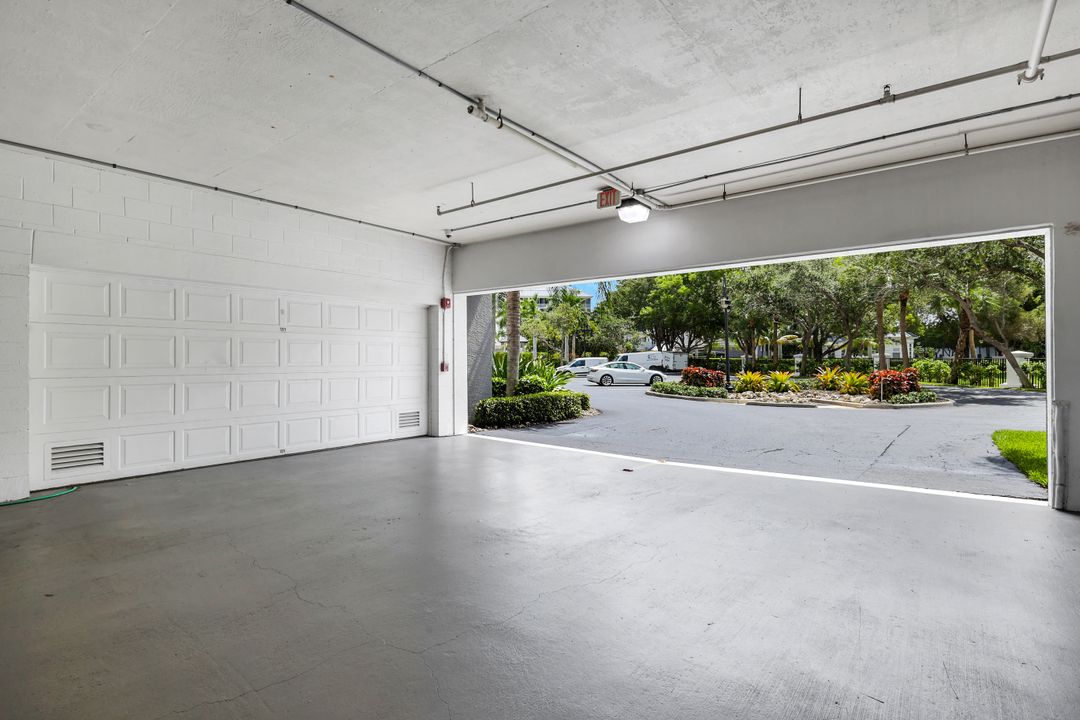 400 Flagship Dr #1206, Naples, FL 34108